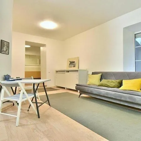 Town Square Self Check-in 24h By H&h Вільнюс