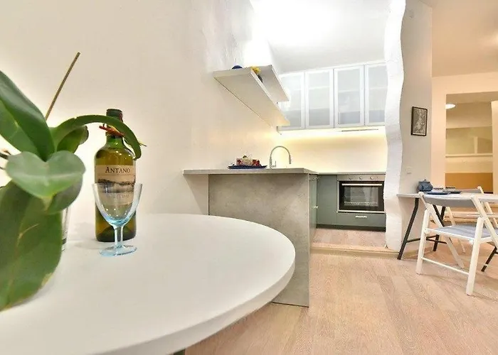 Town Square Self Check-in 24h By H&h Apartament *