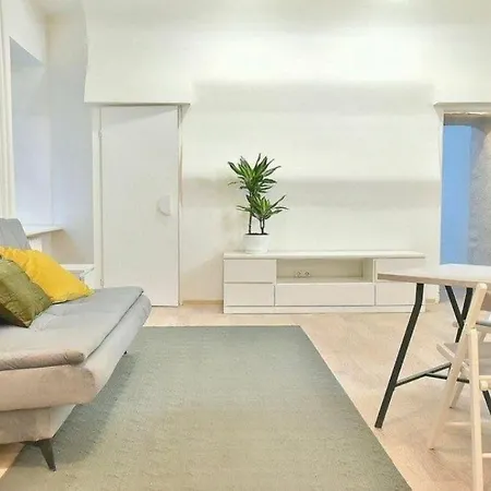 Town Square Self Check-in 24h By H&h *